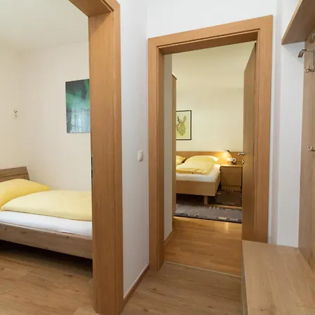 Hoelzlhof Apartment